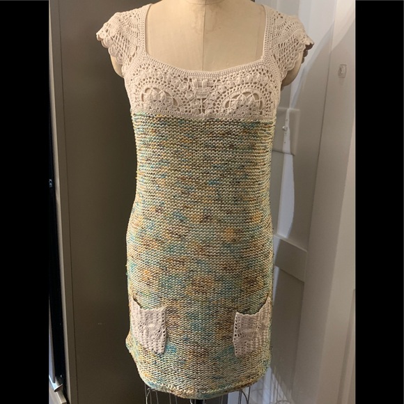 Vertigo Paris Dresses & Skirts - Vertigo Paris Crochet Dress sz Large
